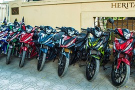 Hơn 300 xe Honda Winner 150 diễu hành tại Hà Nội 